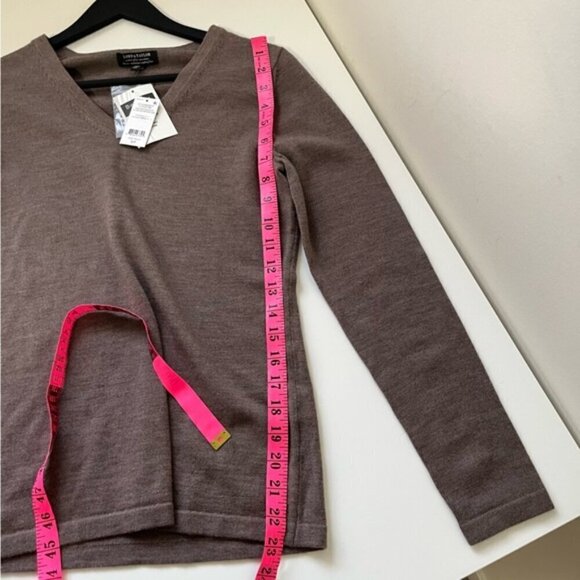 Lord & Taylor 100% Merino Wool V-Neck Sweater Size S - Picture 8 of 10